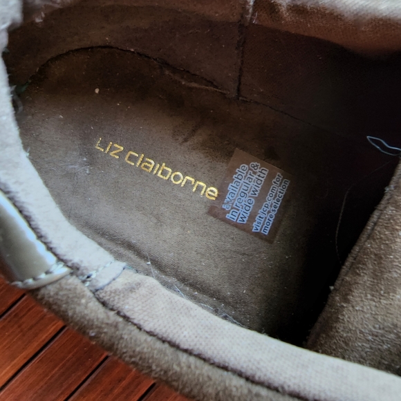 Like new Liz Claiborne swede sneakers 8.5 still have stickers on them! - Picture 5 of 10